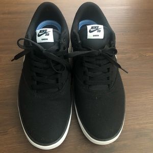 Nike SB Check Solarsoft Men’s Sneakers